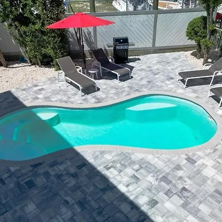 Ocean Oasis- Waterfront Pool Home, 35' Dock